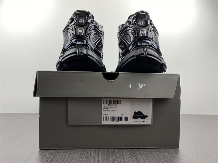 BLCG RUNNER SNEAKER 677403 W3RA9 1000