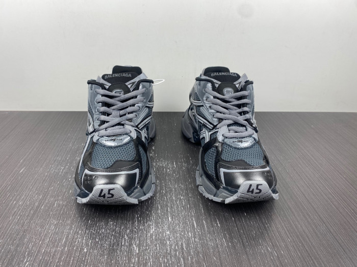 BLCG RUNNER SNEAKER 677403 W3RBR 151547