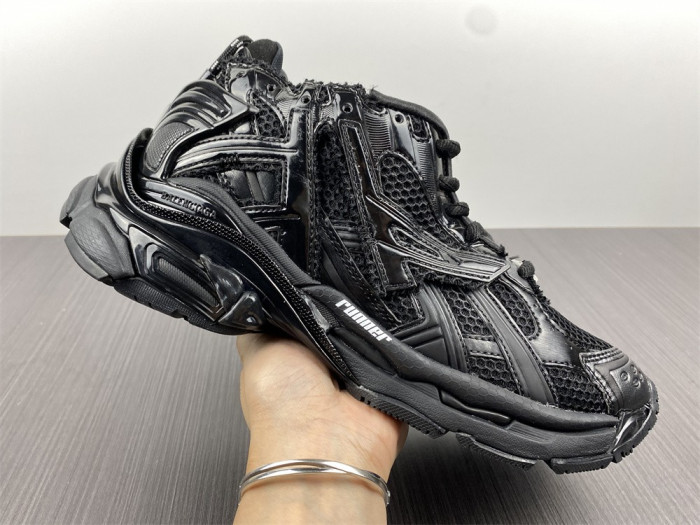 BLCG RUNNER SNEAKER 677403 W3RA9 1000