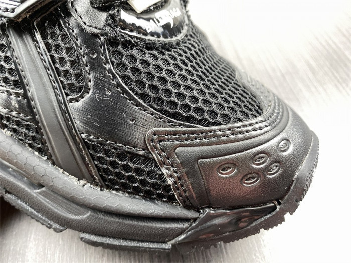 BLCG RUNNER SNEAKER 677403 W3RA9 1000