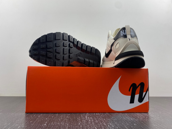 Nike Sacai x VaporWaffle “Tour Yellow ”DD1875-101