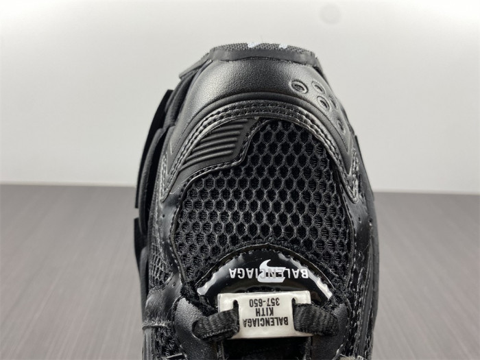 BLCG RUNNER SNEAKER 677403 W3RA9 1000