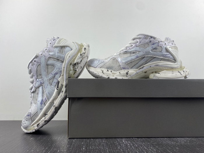 BLCG RUNNER SNEAKER 772774W3RNY 2301
