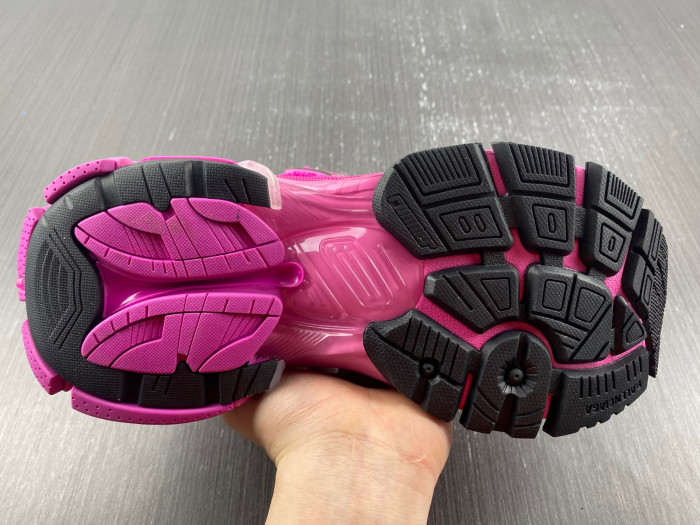 BLCG RUNNER SNEAKER 677402 W3RB2 5510