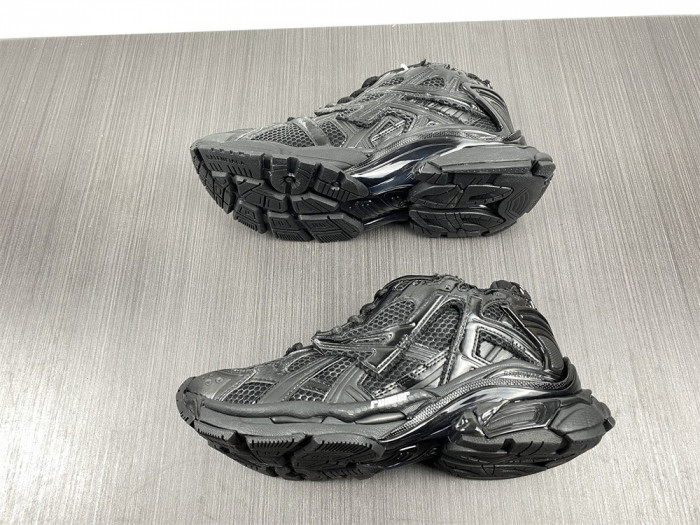 BLCG RUNNER SNEAKER 677403 W3RA9 1000