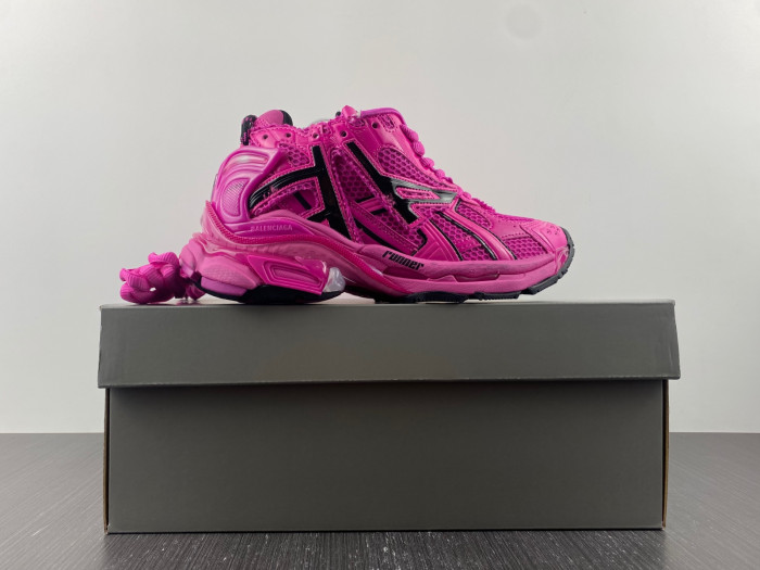BLCG RUNNER SNEAKER 677402 W3RB2 5510
