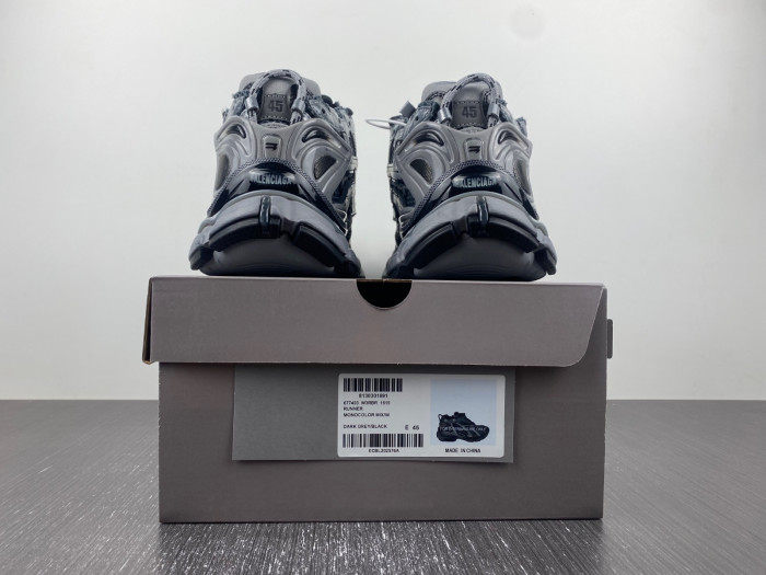 BLCG RUNNER SNEAKER 677403 W3RBR 151547