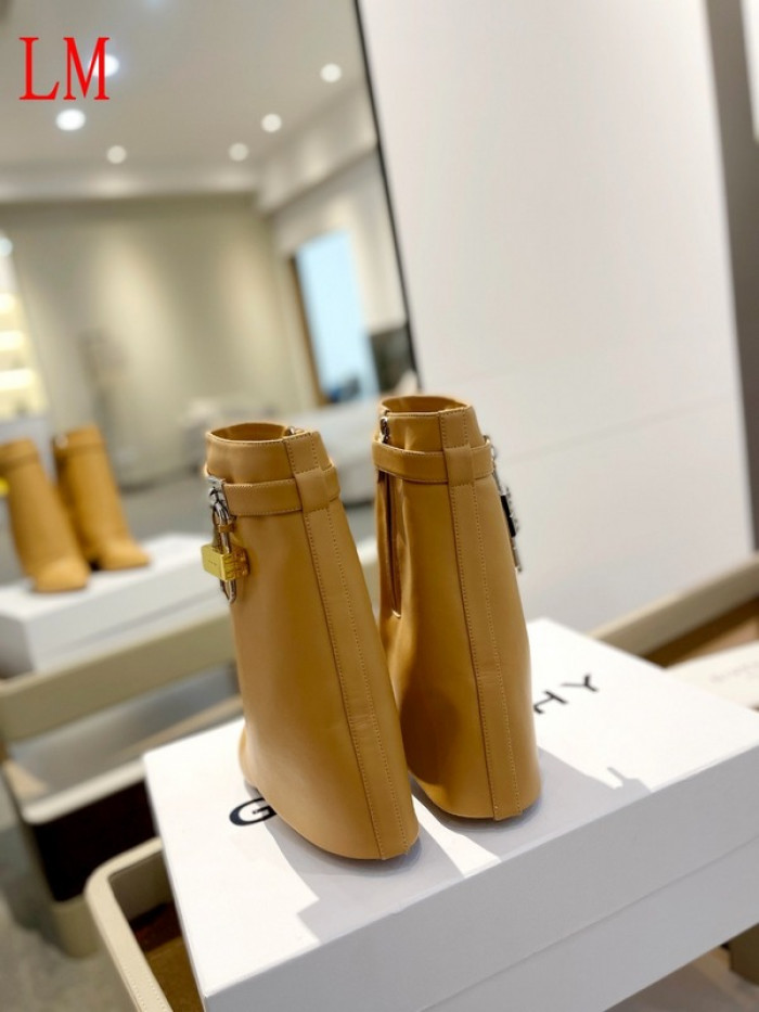 G1VENCHY BOOTS