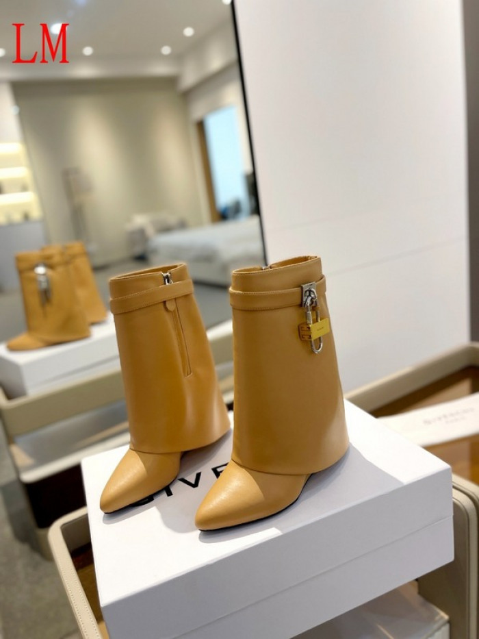 G1VENCHY BOOTS