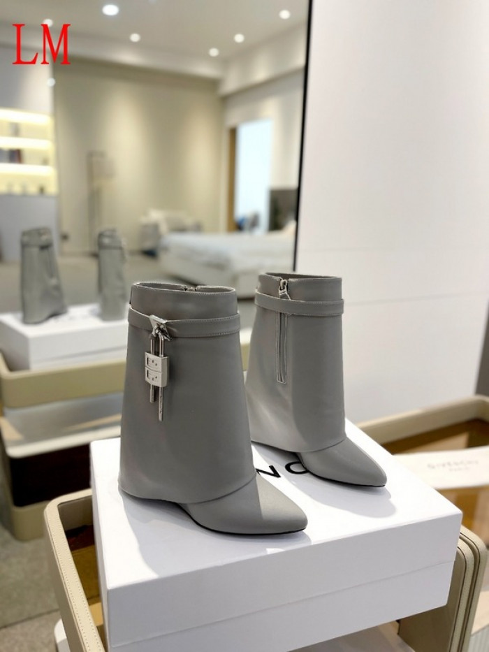 G1VENCHY BOOTS